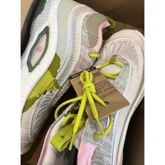 Athletic_Shoes
